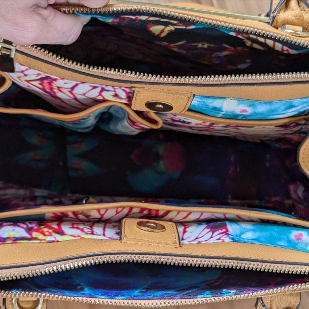 Vince Camuto Camel Leather Hand Bag Rainbow Tie Dye Interior Magnetic Closure - Picture 10 of 14